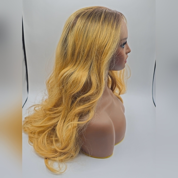 Uniwigs Tara Sandy Blonde Long Wavy Synthetic Lace Front Wig - Picture 7 of 9